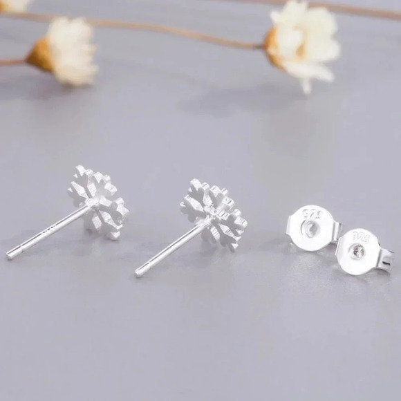 925 Sterling Silver Minimalist Snowflake Earrings - Picture 2 of 3